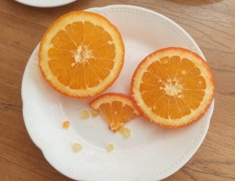 Galaretka w Pomarańczy: Przepis na Kolorowy i Orzeźwiający Deser